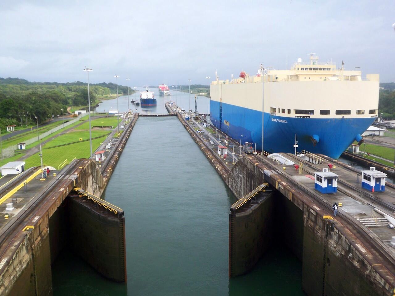 Terusan Panama Si Pembelah Benua