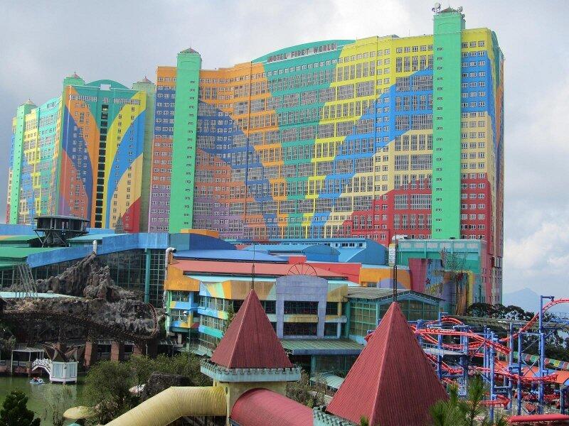 Keren Nih Gan Penampakan Gedung TInggi Yang Full Color