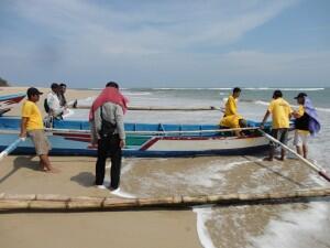 Wisata Bahari Pesisir Barat Menyaingi Bali