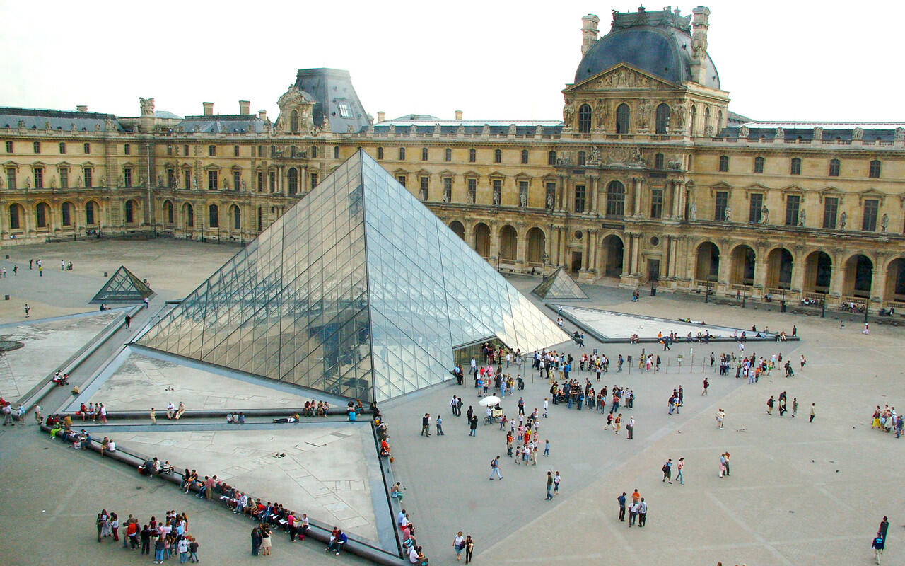 Museum Louvre, keindahan yang terpendam!