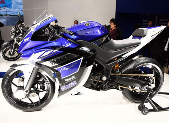 &#91;HOT&#93; Yuk Intip Detail Yamaha R25