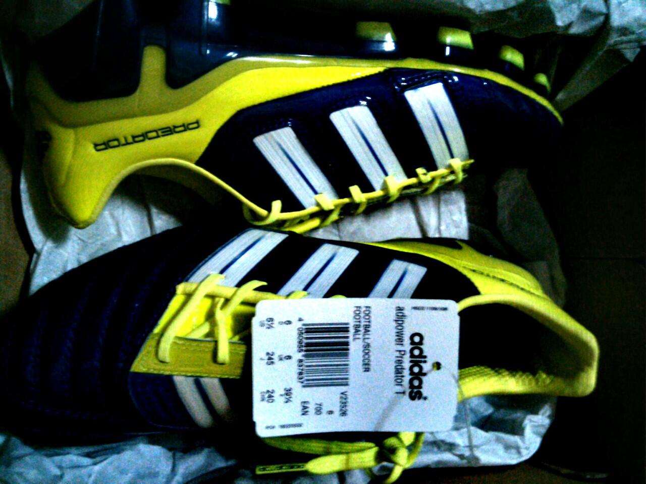Sepatu Bola Adidas Adipower Predator DB Original