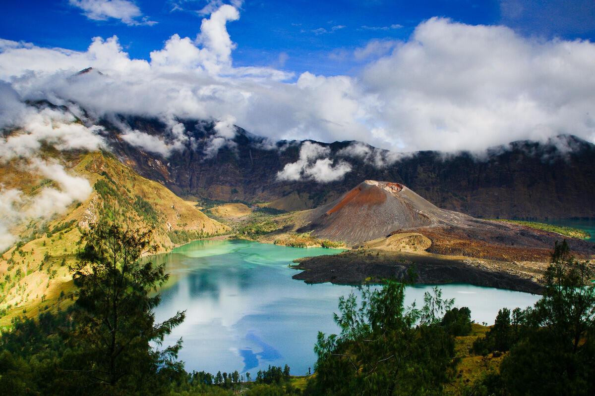 10 Tempat Wisata Menarik Di Indonesia (Polling)