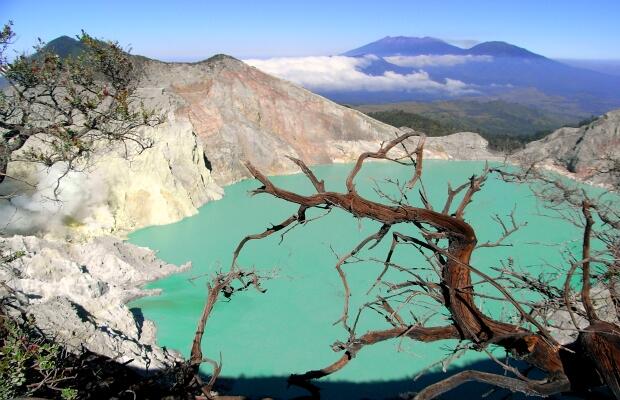 10 Tempat Wisata Menarik Di Indonesia (Polling)