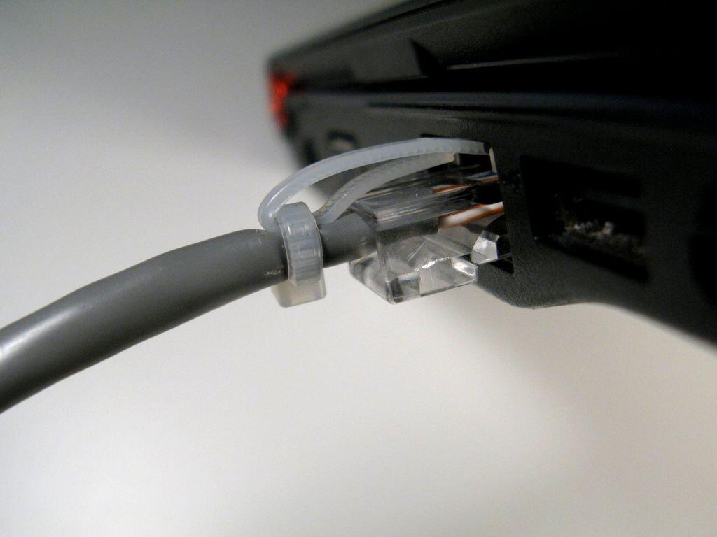 Memperbaiki Konektor Lan Yang Patah (Ethernet Plug)
