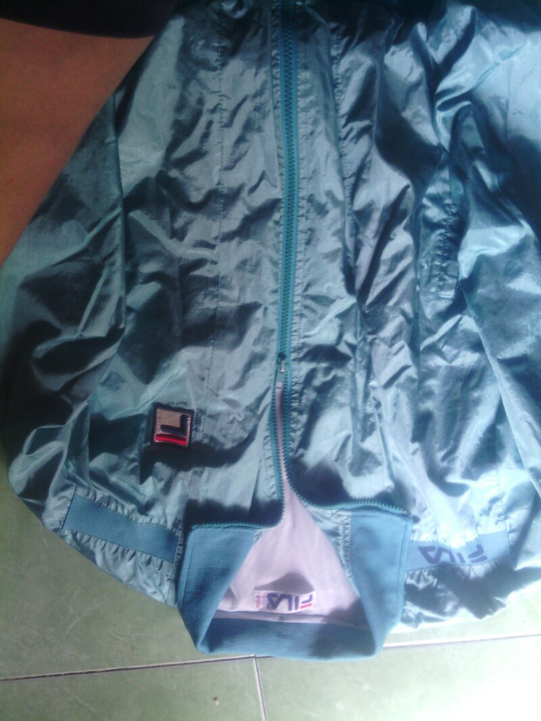 dijual cepat tracktop fila (hijau terang) murmer ciss banget