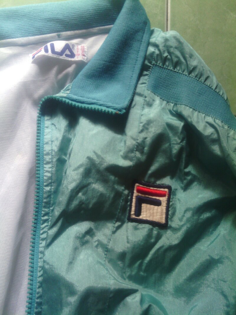 dijual cepat tracktop fila (hijau terang) murmer ciss banget