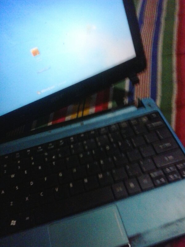 MIRIS GAN !!! LIAT KONDISI LAPTOP ANE (u_u) hiks hiks hiks