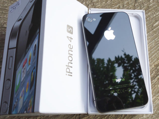 JUAL IPHONE 4S 32GB HRG 1,4JT#SAMSUNG GALAXY S4 ZOOM HRG 1,4JT ORIGINAL BM(TERSEGEL)