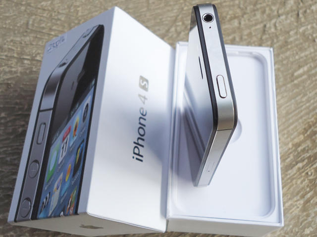 JUAL IPHONE 4S 32GB HRG 1,4JT#SAMSUNG GALAXY S4 ZOOM HRG 1,4JT ORIGINAL BM(TERSEGEL)