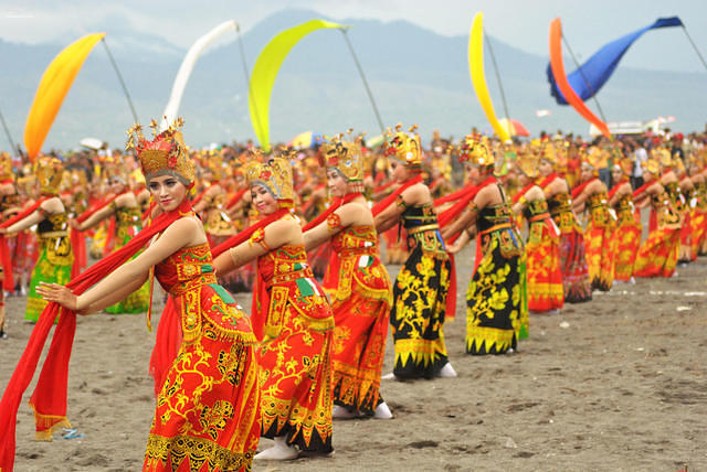 Paju Gandrung Sewu | Meriahnya Banyuwangi Festival Dengan Aksi Ribuan Penari Gandrung