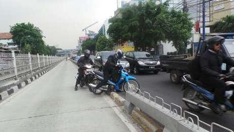 foto menyedihkan orang cacat mental di Jakarta 