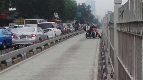 foto menyedihkan orang cacat mental di Jakarta 