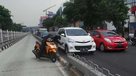 foto menyedihkan orang cacat mental di Jakarta 