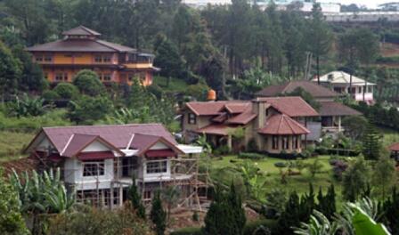 Villa Mewah Di Puncak Bogor Dibongkar