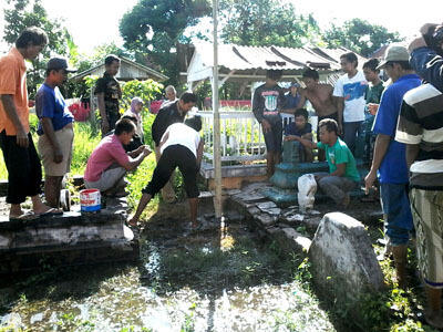 Asap Keluar dari Kuburan Gegerkan Probolinggo 