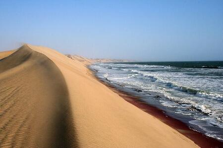 Jika Padang Pasir Bertemu Pantai &#91;FULL PICT&#93;