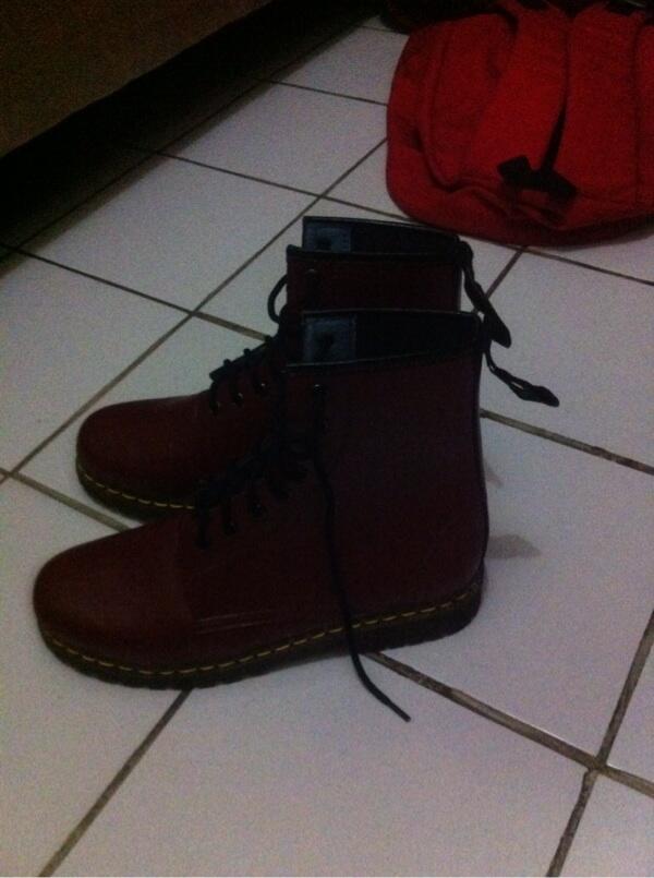 Jual sepatu dr martens 8 hole kw super