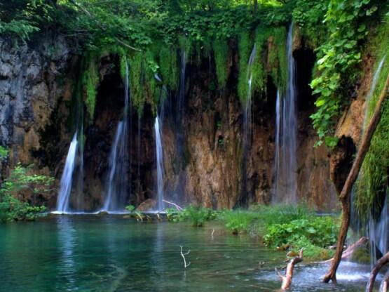 35 Foto Gambar Pemandangan Alam Indah di Indonesia