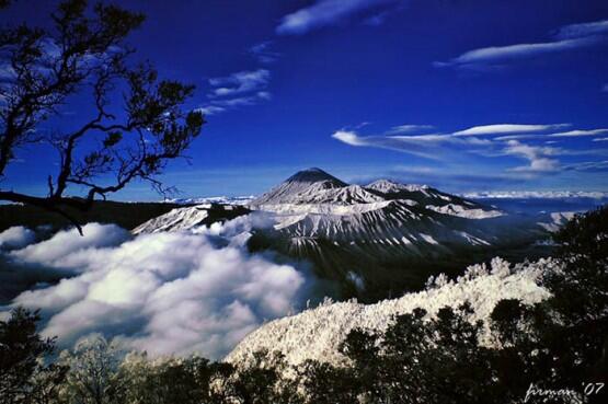 35 Foto Gambar Pemandangan Alam Indah di Indonesia