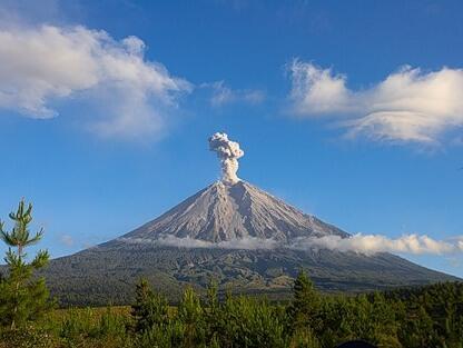 35 Foto Gambar Pemandangan Alam Indah di Indonesia