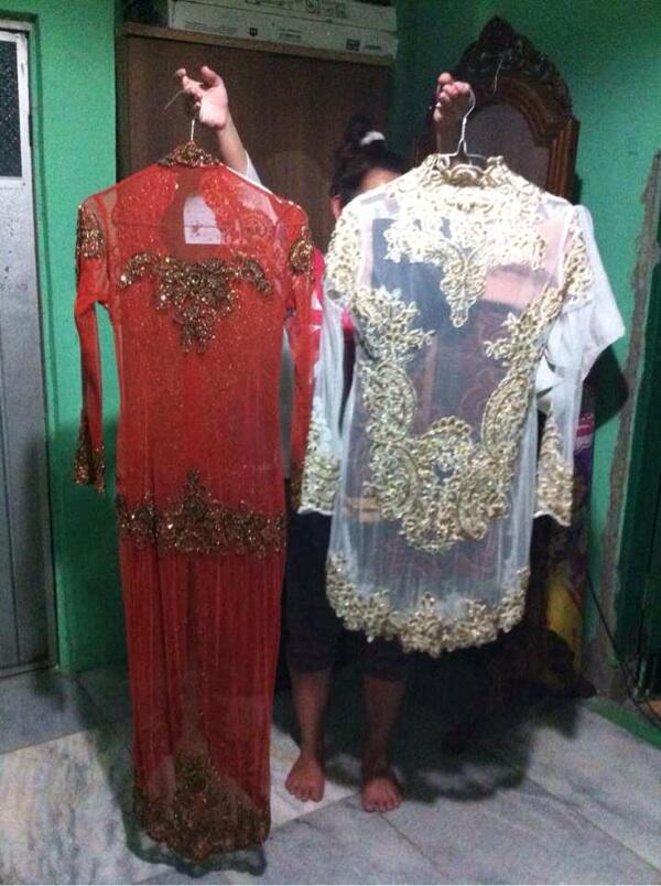 sepasang kebaya cantik