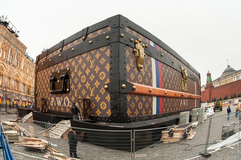 Koper Louis Vuitton Segede Rumah Muncul di Red Square Russia