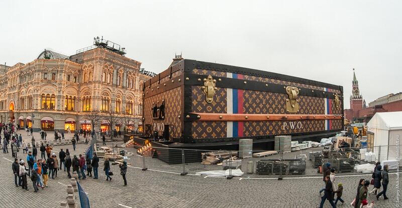 Koper Louis Vuitton Segede Rumah Muncul di Red Square Russia