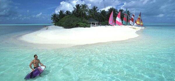 Pantai yang paling indah menurut agan pantai apa ?