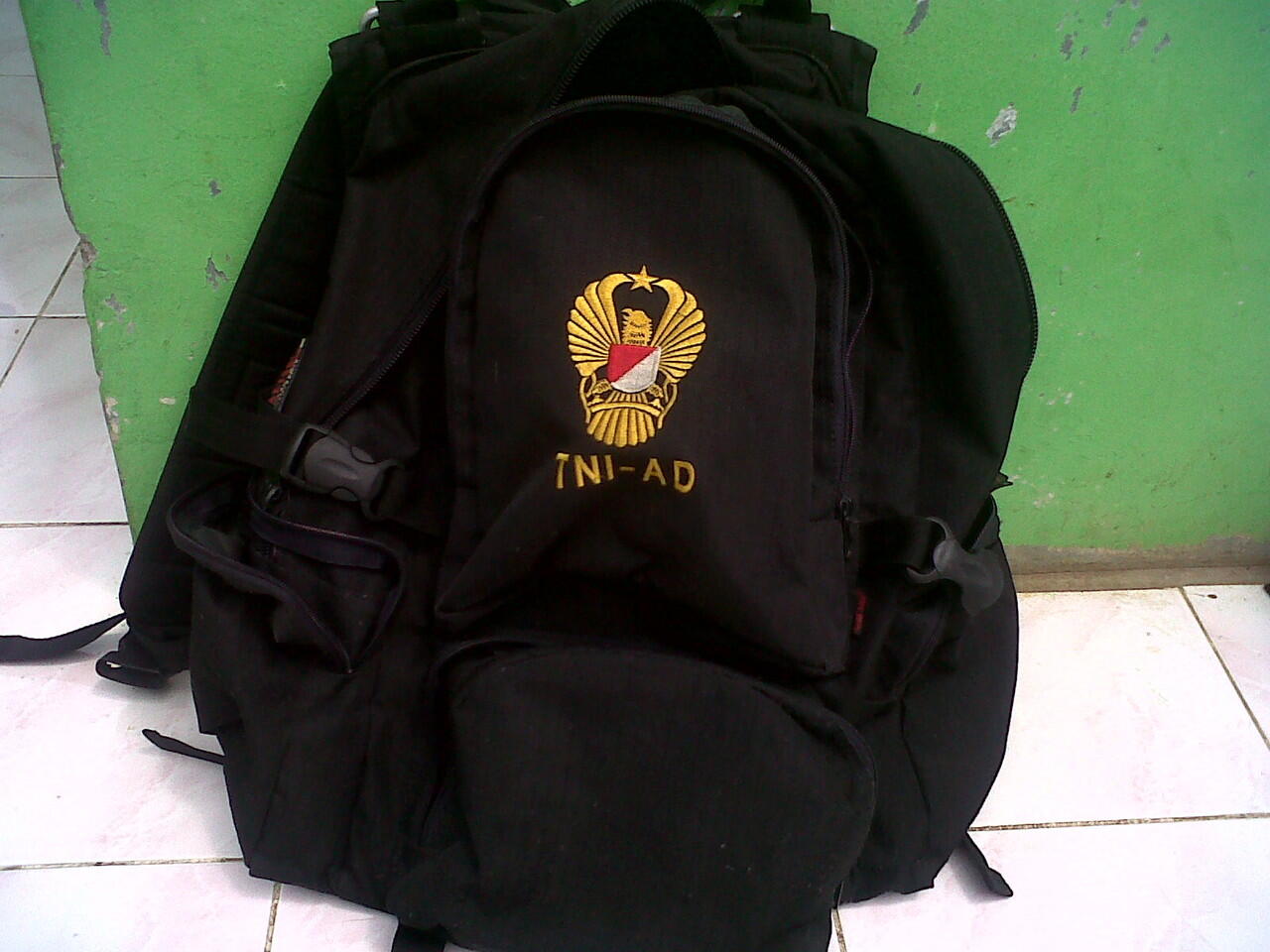 carrier Deuter Fox 30L , tas TNI-AD merk Carter Military ,Tas Umbro, Tas Laptop Dell