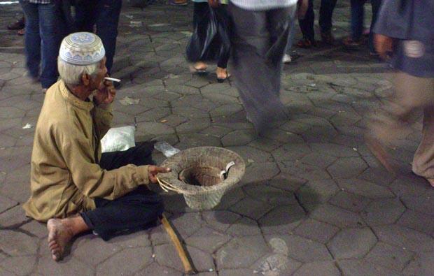 &#91;Kisah Sukses Parasit Merantau&#93; Wow, Dua Pengemis di Pancoran Punya Uang Rp 25 Juta