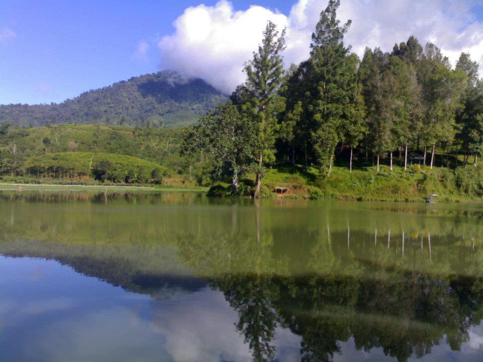 35 Foto Gambar Pemandangan Alam Indah di Indonesia