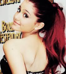 Penyanyi Imut Ariana Grande gan ! 
