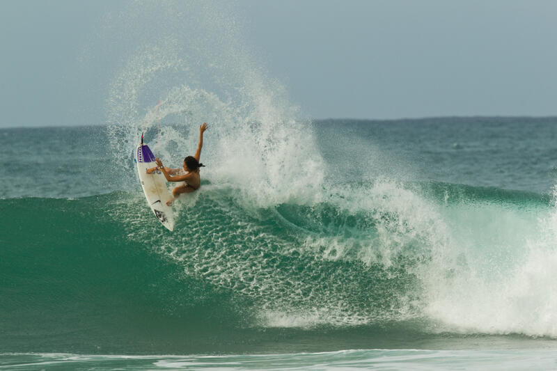 Malia Manuel Surfer Girl Cantik dari Hawaii