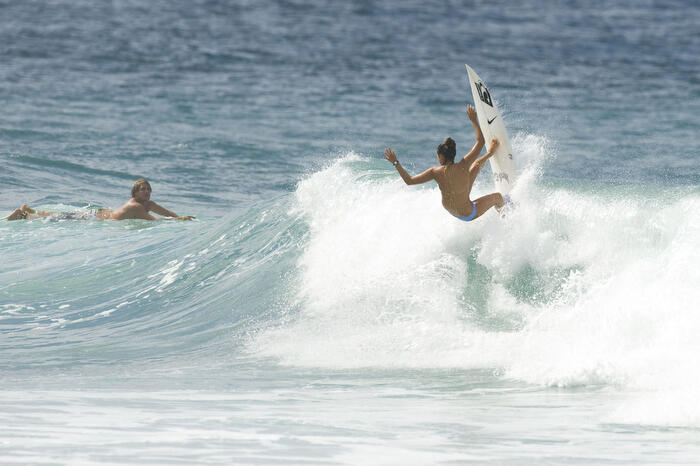 Malia Manuel Surfer Girl Cantik dari Hawaii