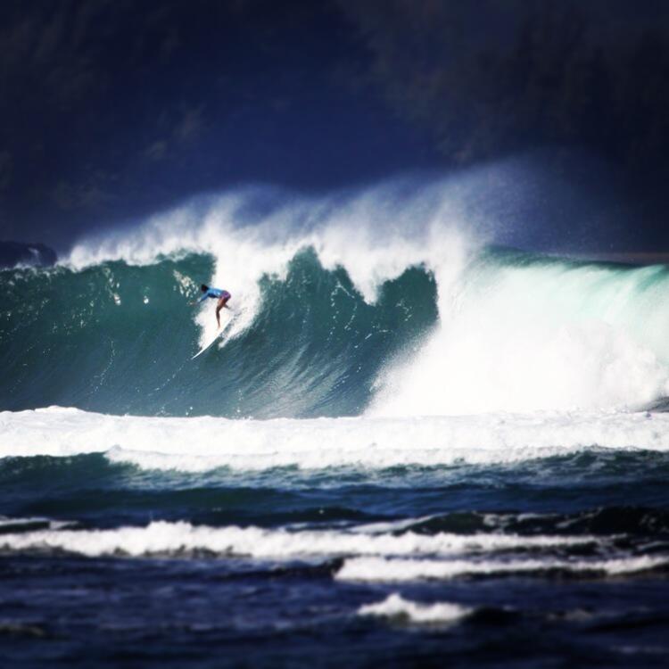 Malia Manuel Surfer Girl Cantik dari Hawaii