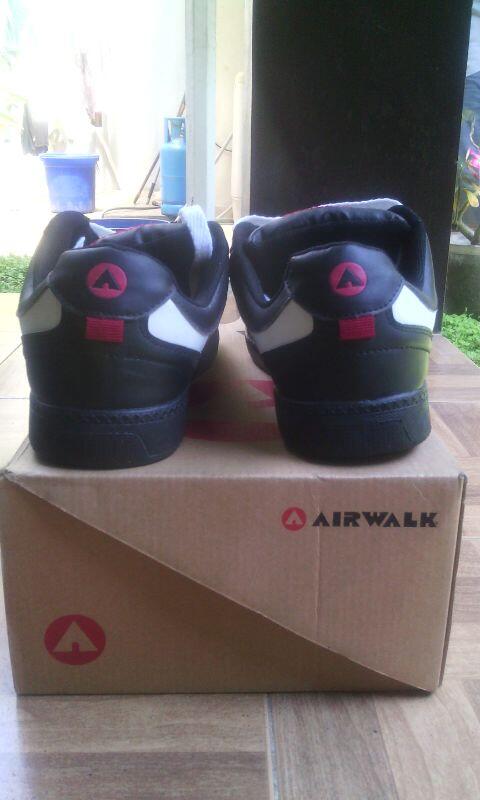 JUAL SEPATU AIRWALK & VANS