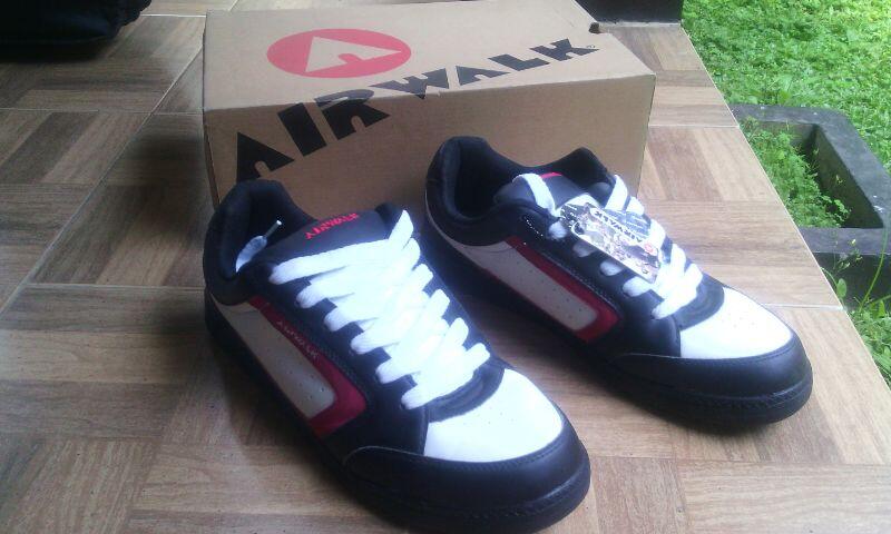 JUAL SEPATU AIRWALK & VANS