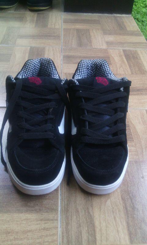 JUAL SEPATU AIRWALK & VANS