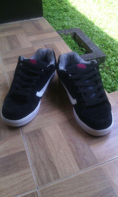 JUAL SEPATU AIRWALK & VANS
