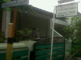 Keasikan demo rumah dokter di bobol