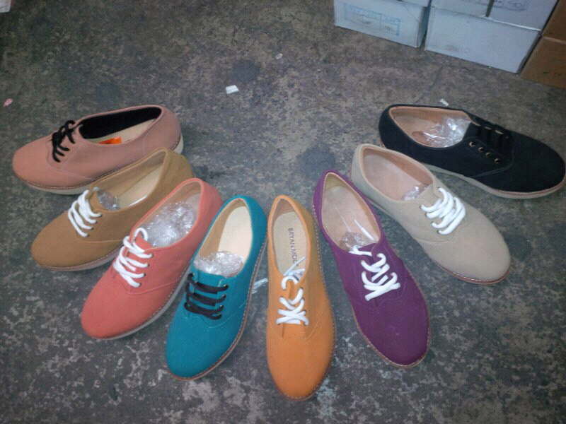 Supplier sepatu flatshoes wedges tas dompet paketan dll
