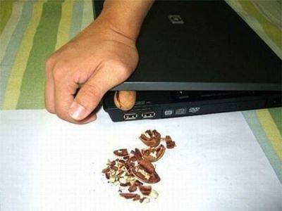 5 Kegunaan Aneh Laptop Bekas