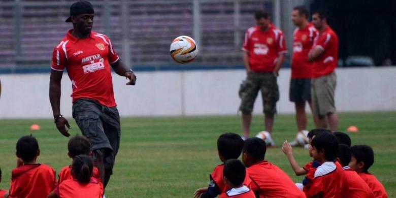 Kumpulan Foto Team Sepakbola/Pemain Dunia Yang Pernah ke Indonesia