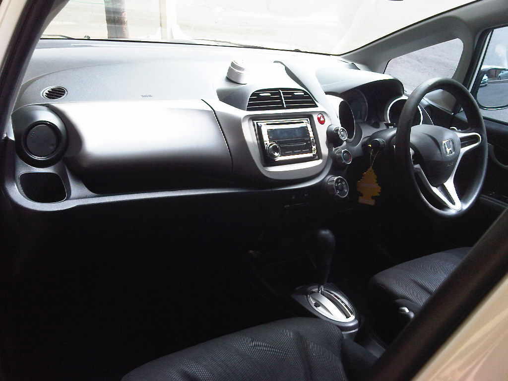 HONDA ALL NEW JAZZ RS ST 2009 PUTIH MUTIARA