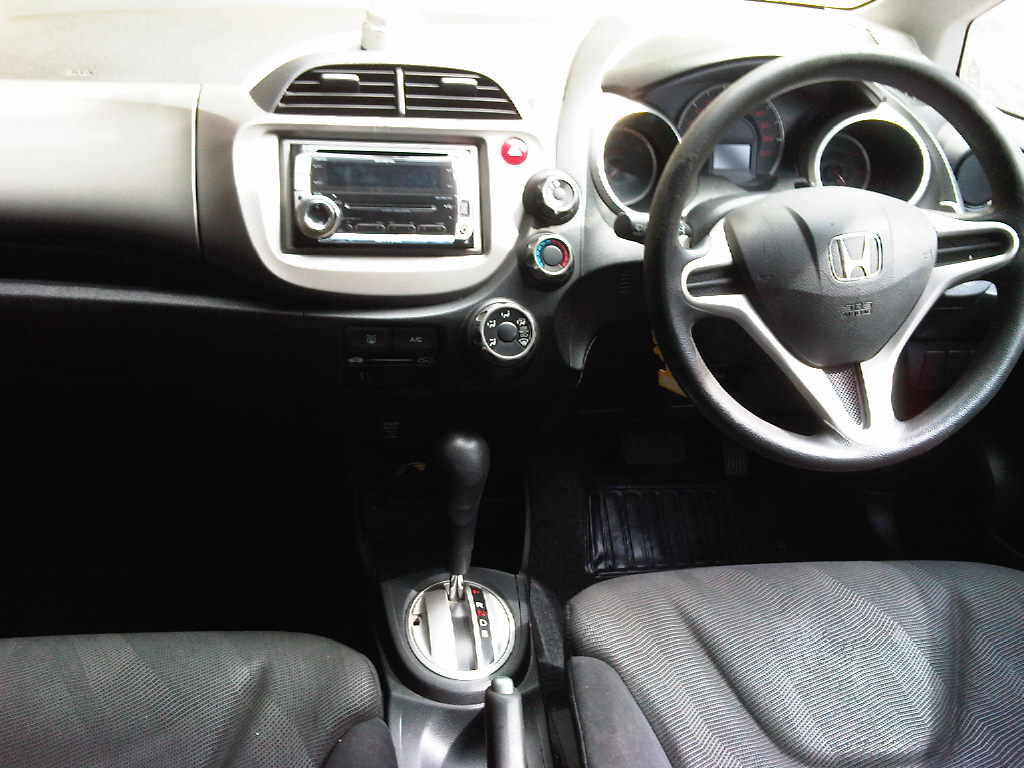 HONDA ALL NEW JAZZ RS ST 2009 PUTIH MUTIARA