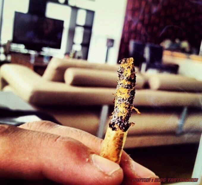 Yuk kita lihat "SHINE" rokok yang terbuat dari emas