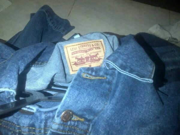 DIJUAL DENIM JACKET MURAHH MERIAHHH!!!! MAMPIR DULU GANN!!!!