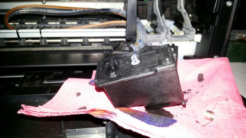 Help: "Ink has run out. Replace the ink (Canon MP 4200)