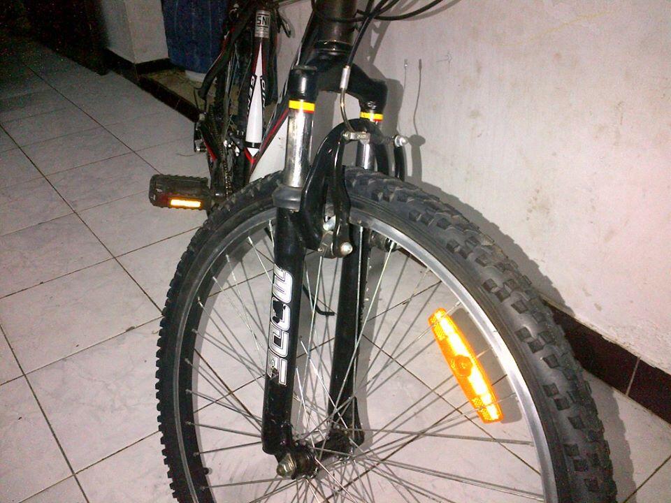 Terjual sepeda  Gunung  MTB  26 merk  GENIO  RELAX murah  